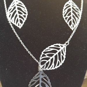 Leaves Style Silver Necklace and Earrings Set